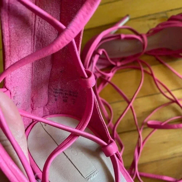 Aldo hot  pink strappy sandals - Picture 7 of 7